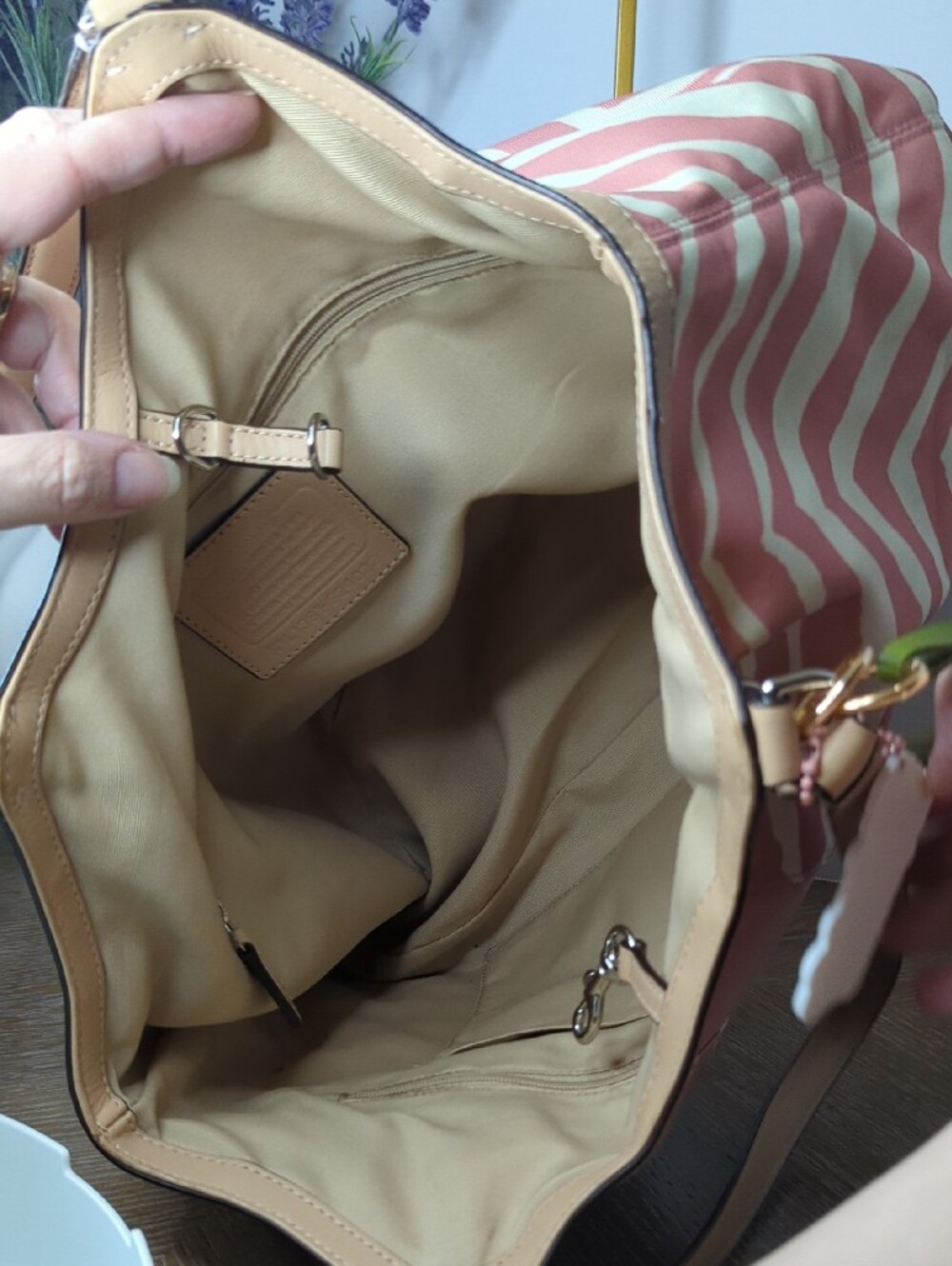 Coach 2013 Devin Zebra Stripe Shoulder Bag - Picture 5 of 9